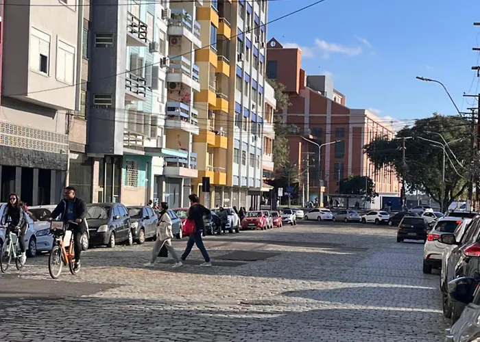Aparthotel Flat Na Orla Do Guaíba Com Piscina E Camareira 3*